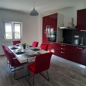 House Ivan Donji Zemunik