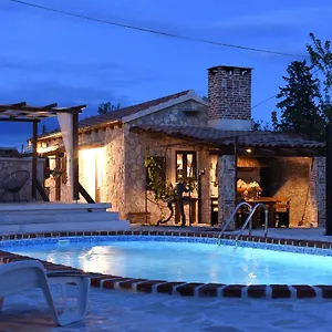 House & Palaca Donji Zemunik
